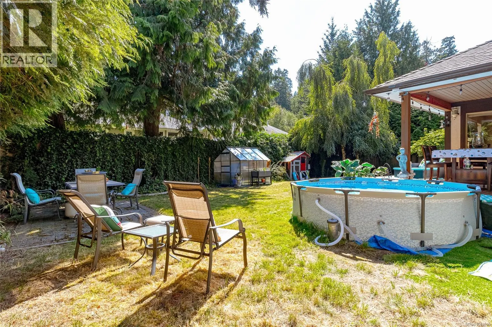 2526 Island Hwy W
