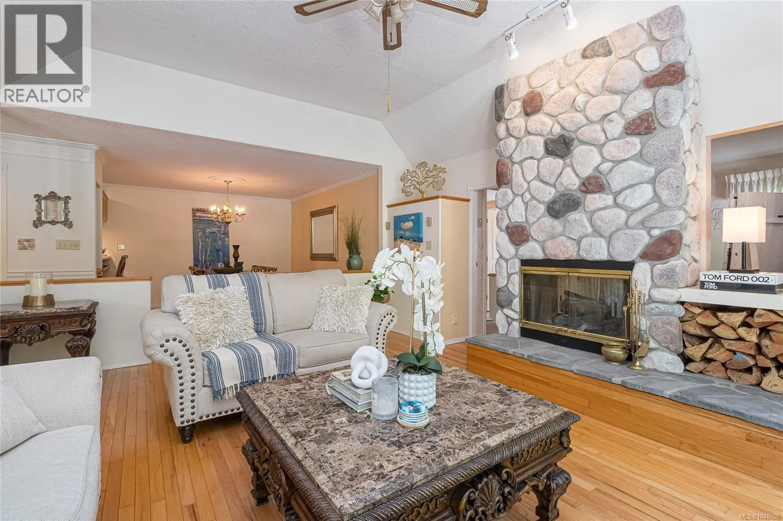 2526 Island Hwy W