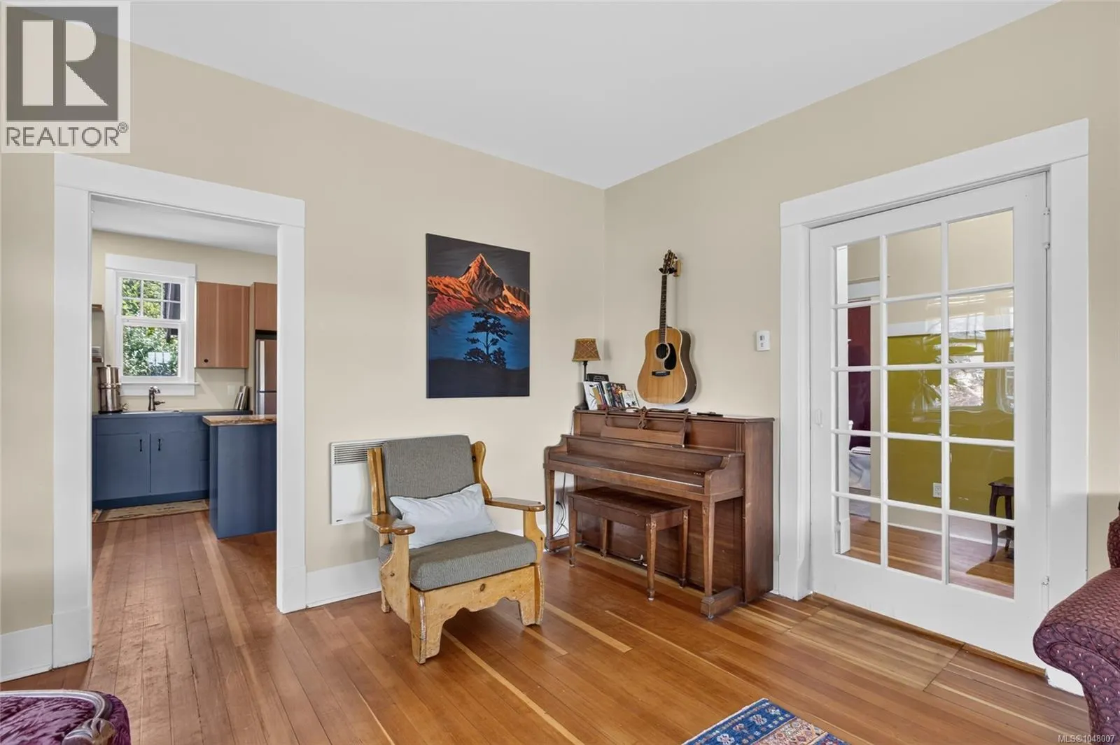 307 3rd St