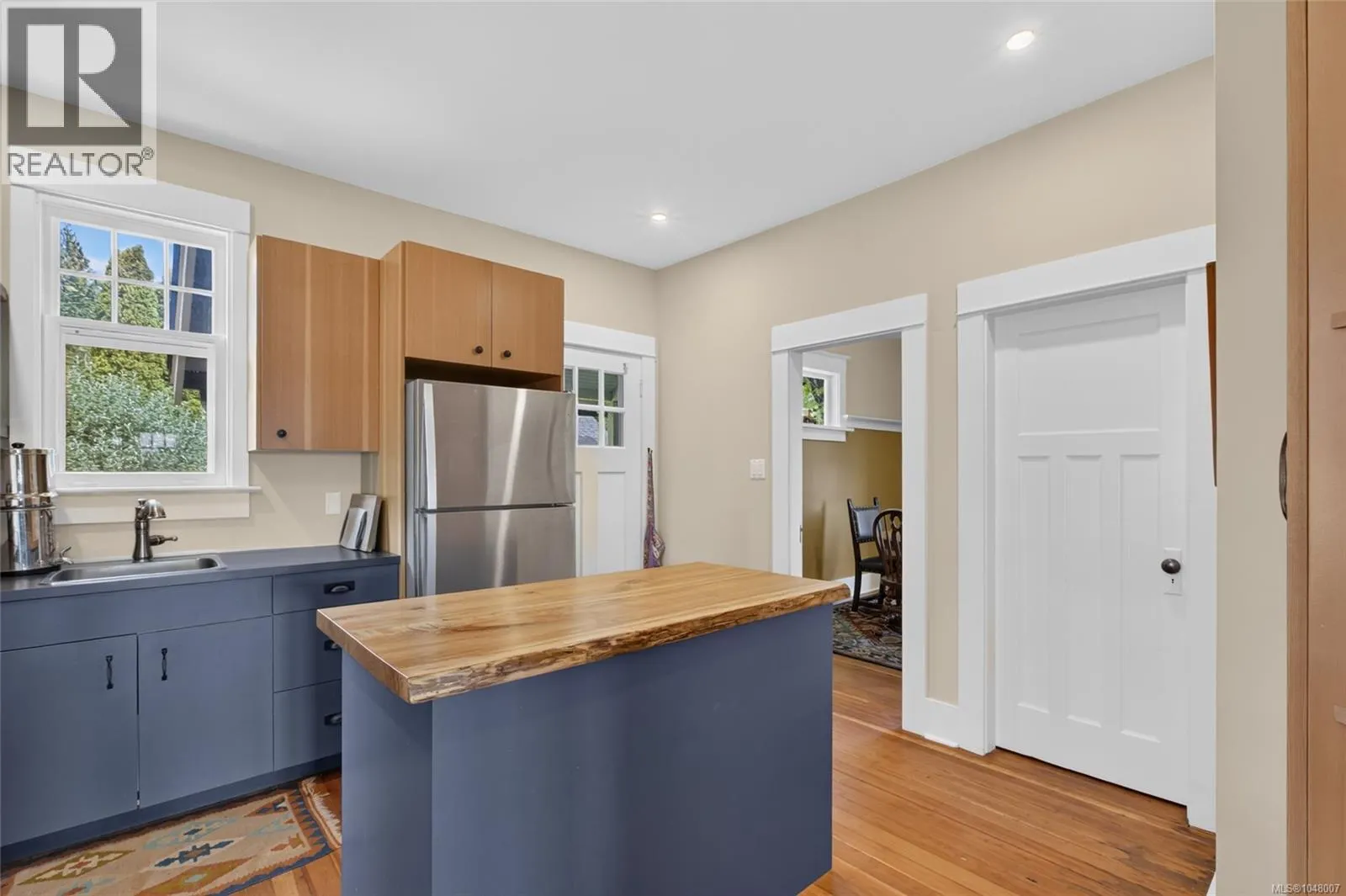 307 3rd St