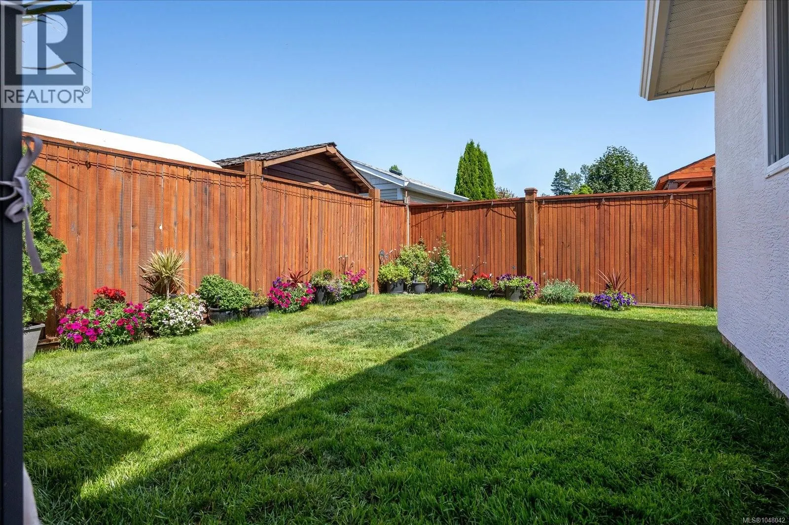 1041 Tara Cres