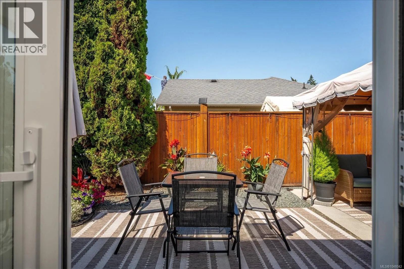 1041 Tara Cres