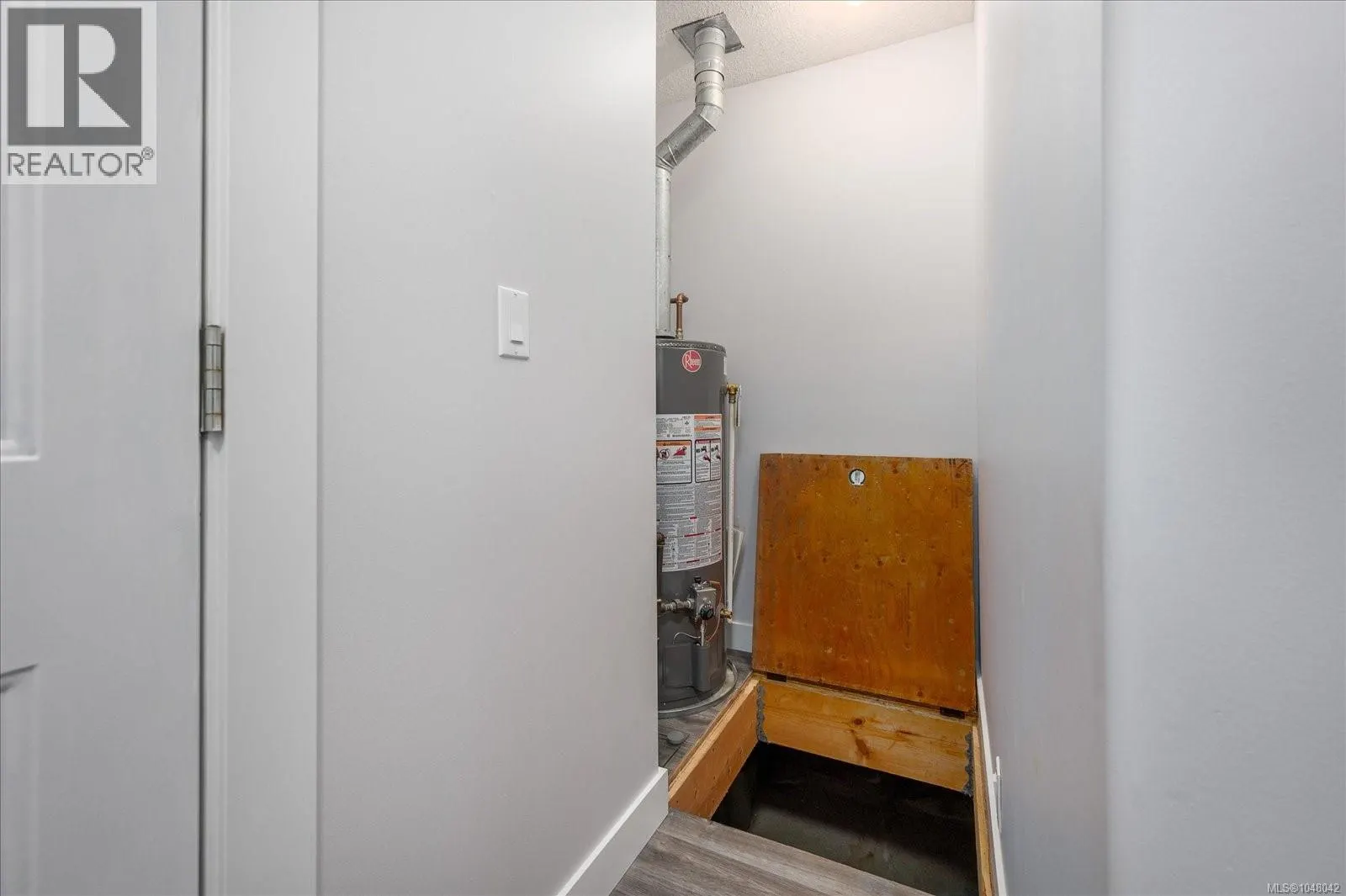 1041 Tara Cres