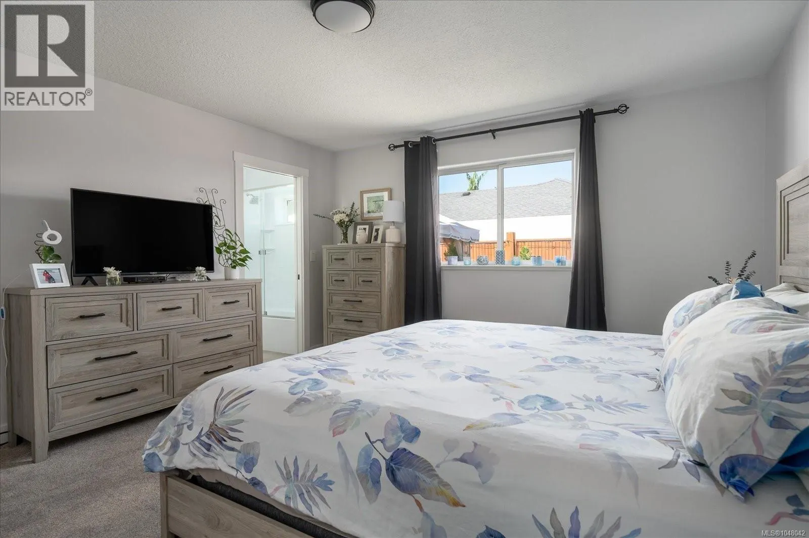 1041 Tara Cres