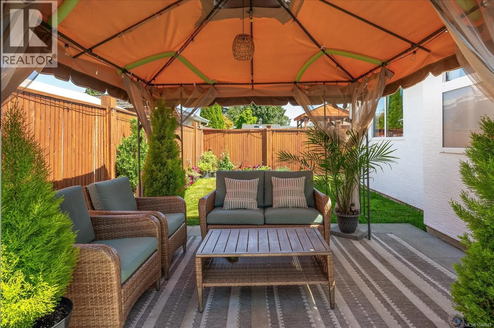 1041 Tara Cres