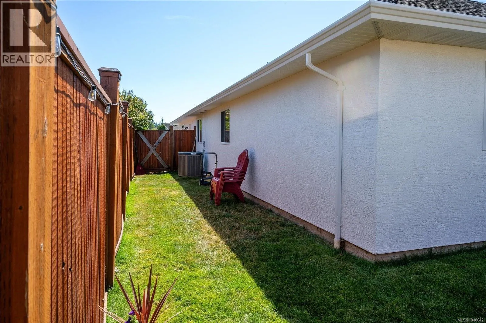 1041 Tara Cres