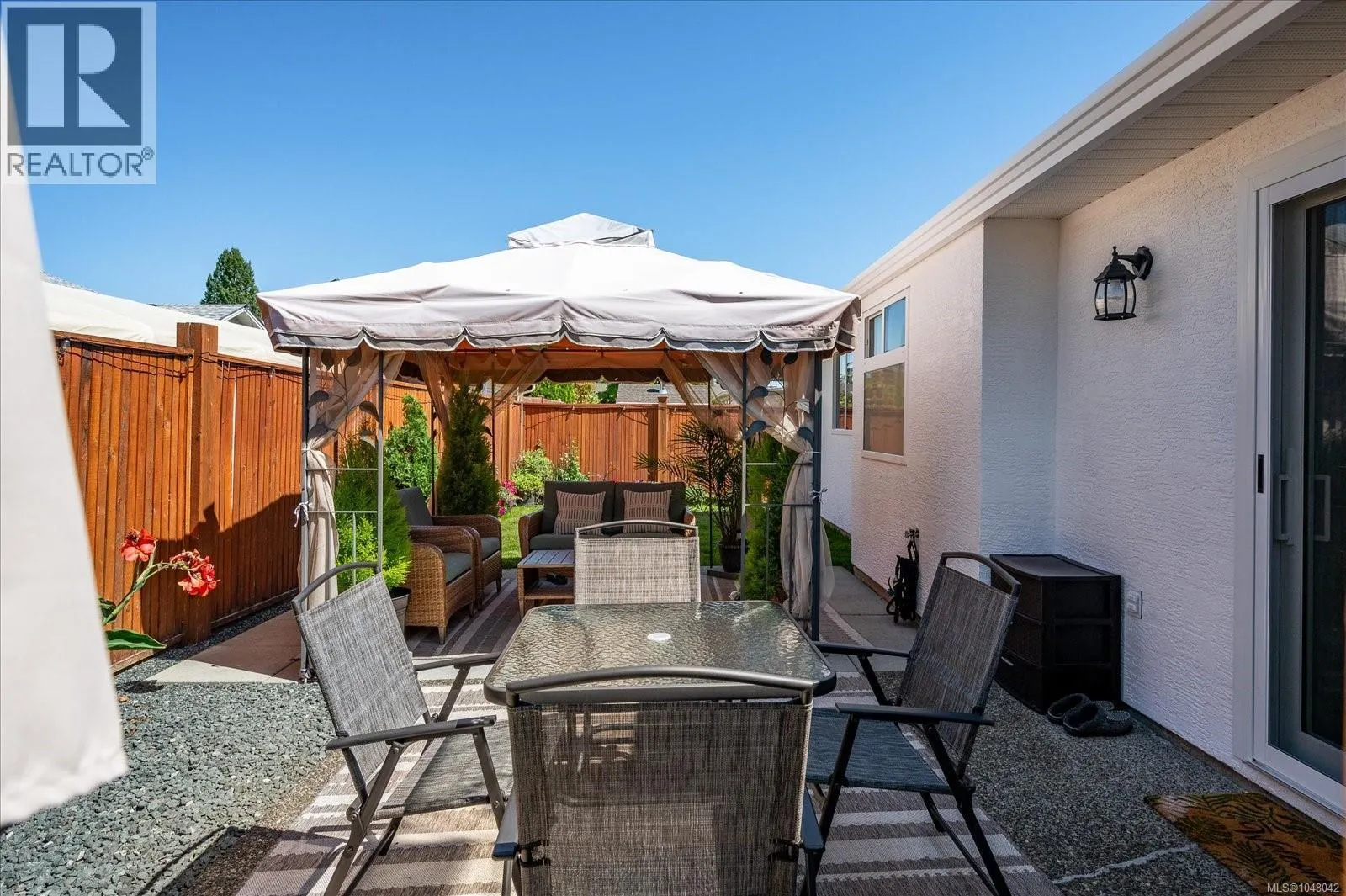1041 Tara Cres