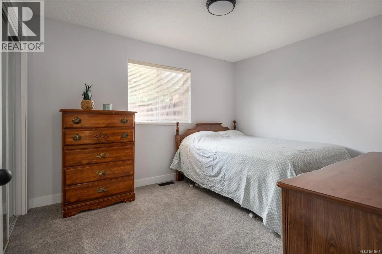 1041 Tara Cres