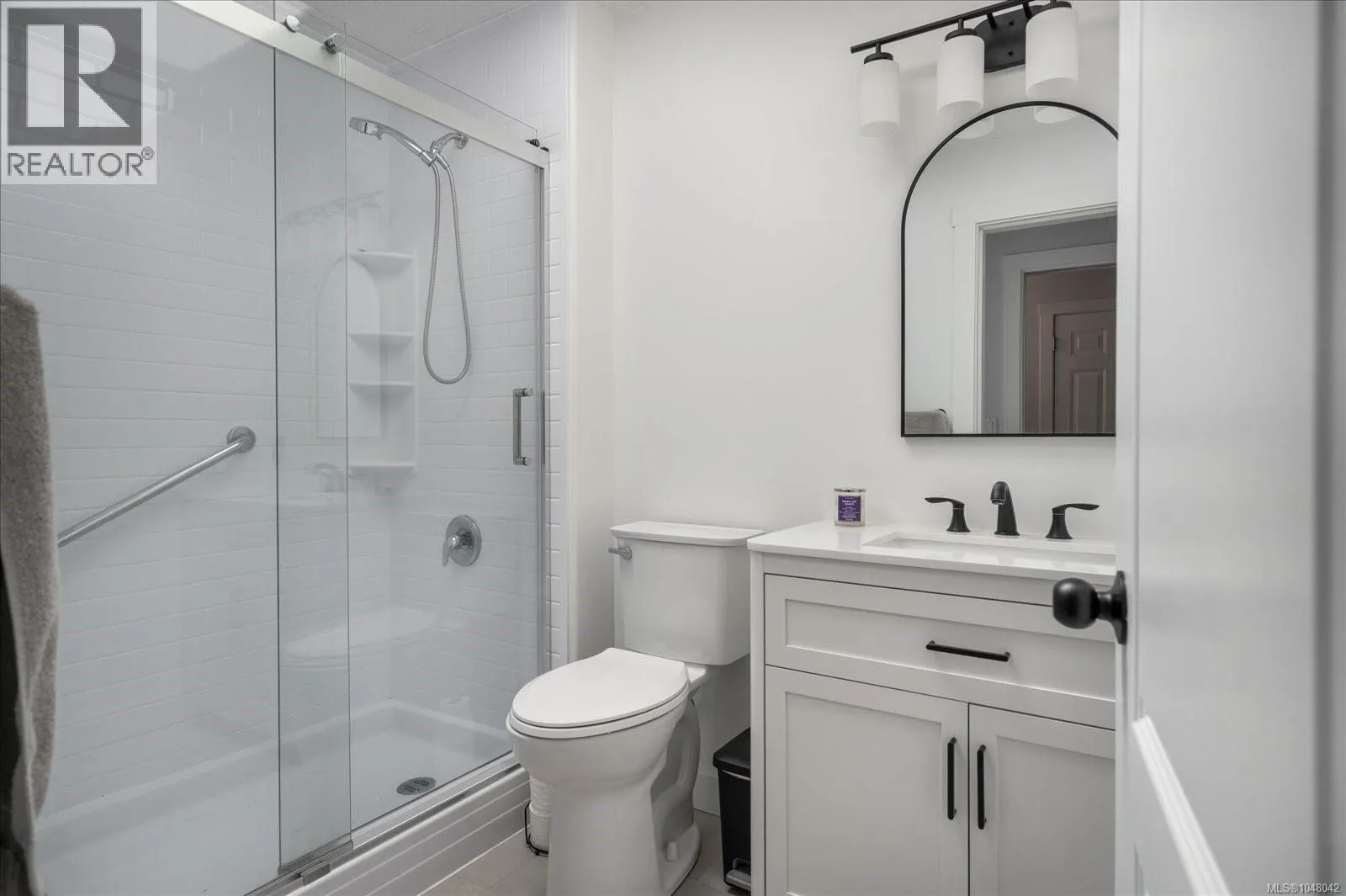 1041 Tara Cres