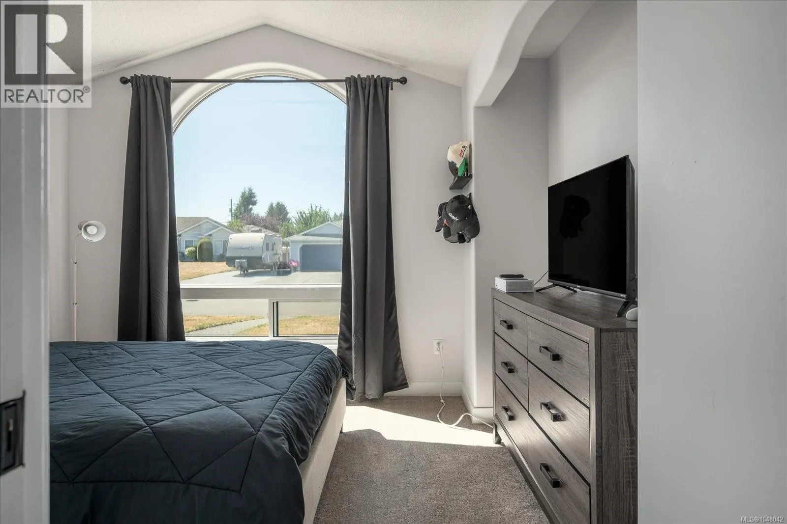 1041 Tara Cres