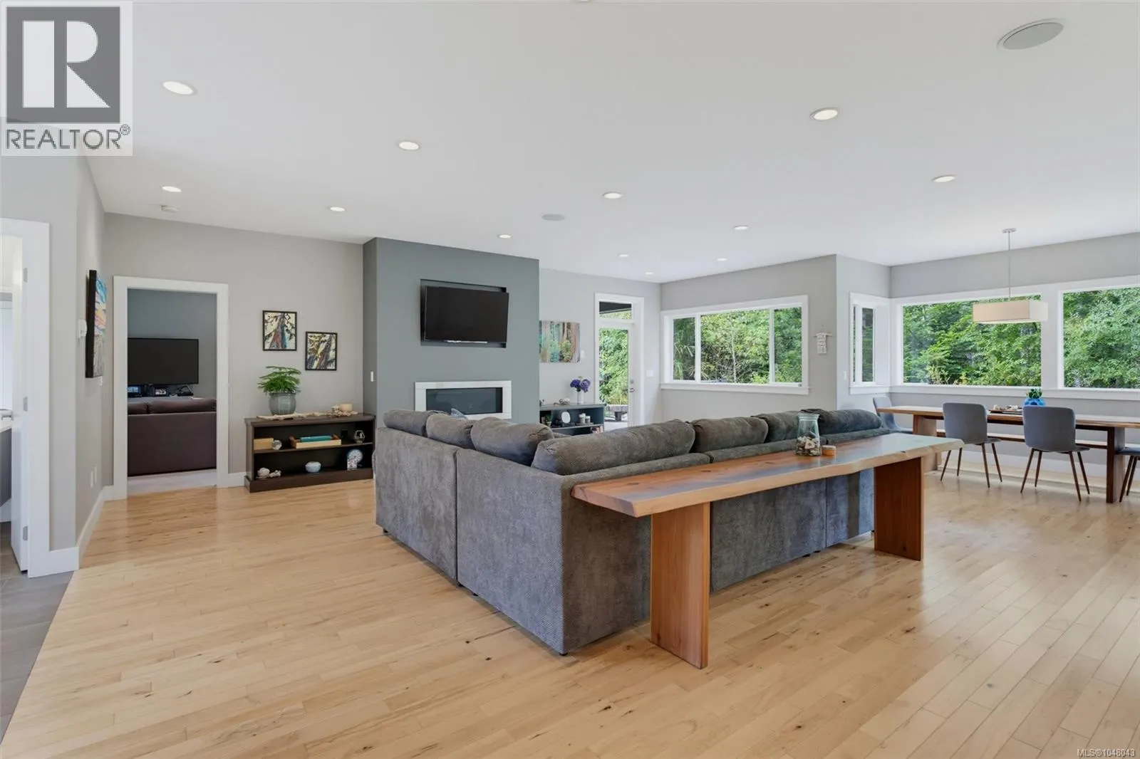 3022 Sarah Dr