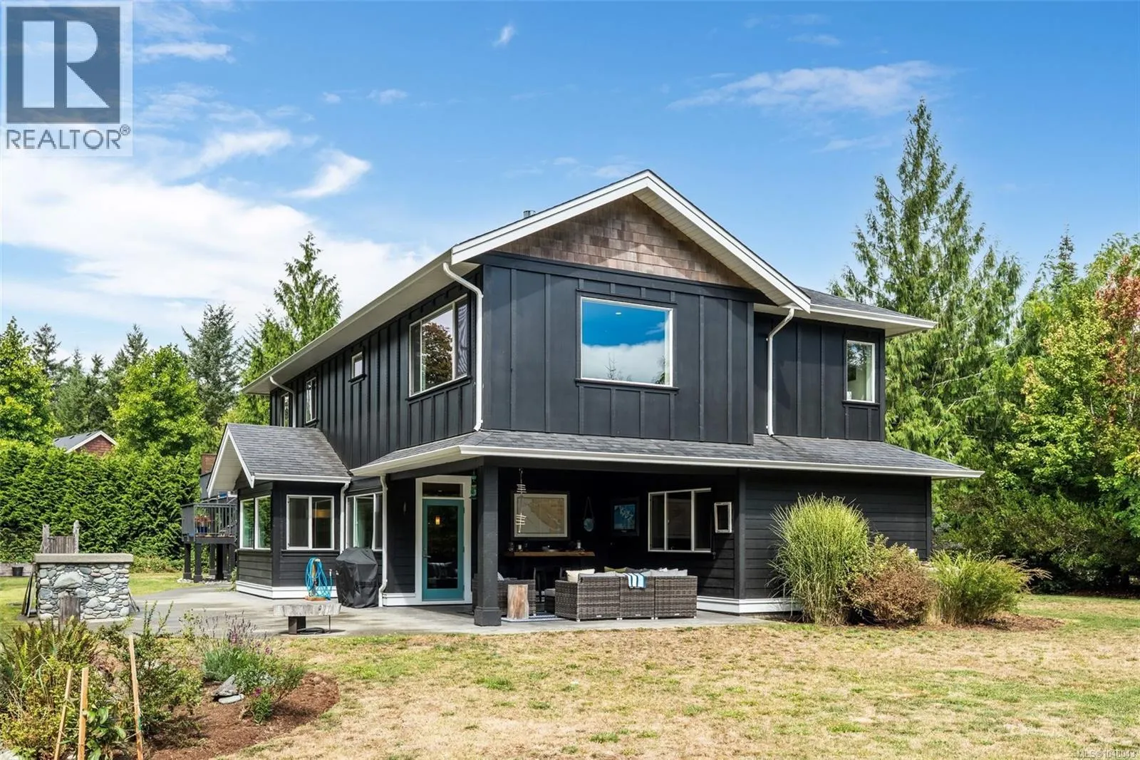 3022 Sarah Dr