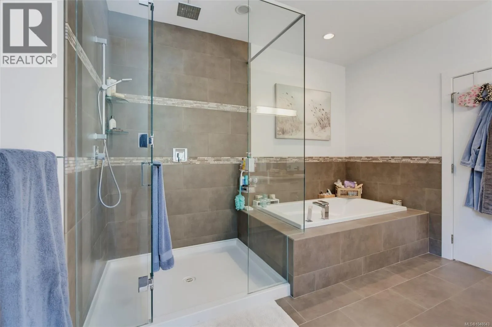 3022 Sarah Dr