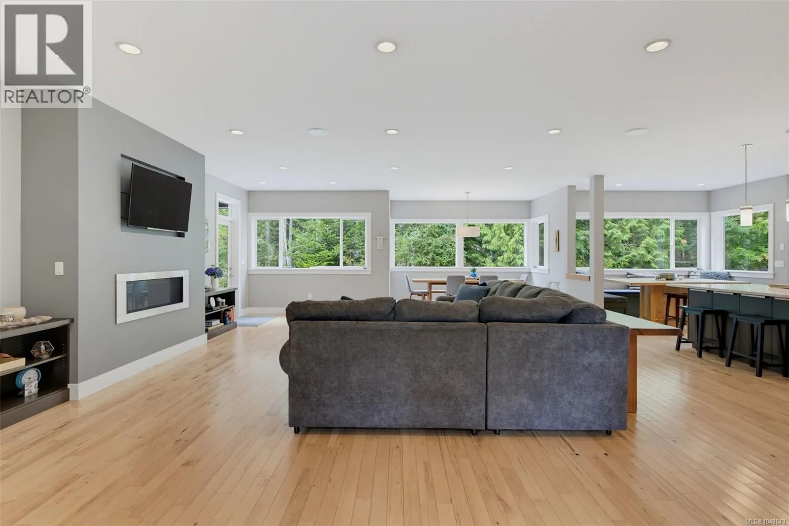 3022 Sarah Dr