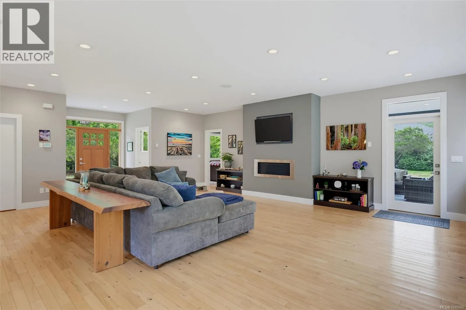 3022 Sarah Dr
