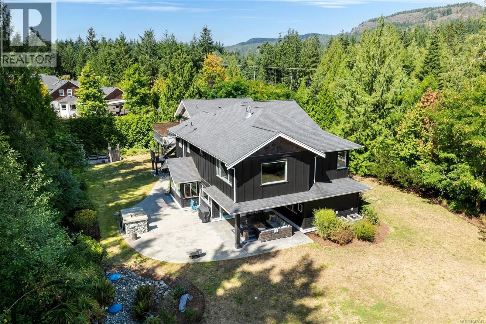3022 Sarah Dr