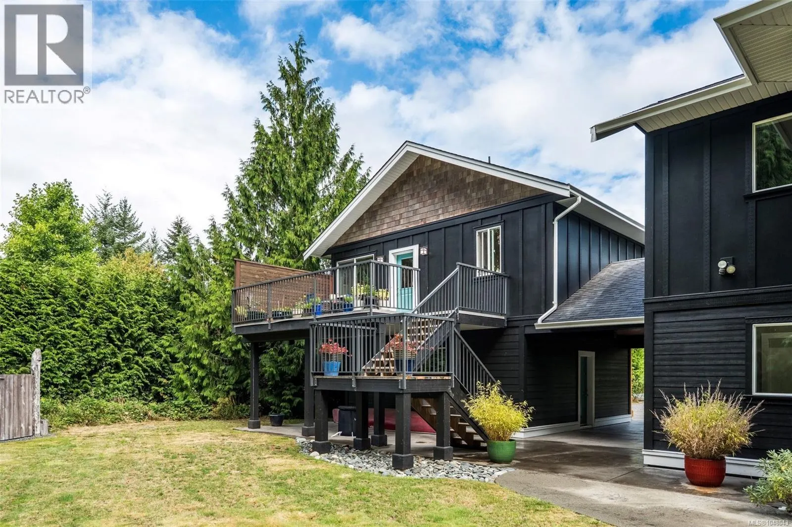 3022 Sarah Dr