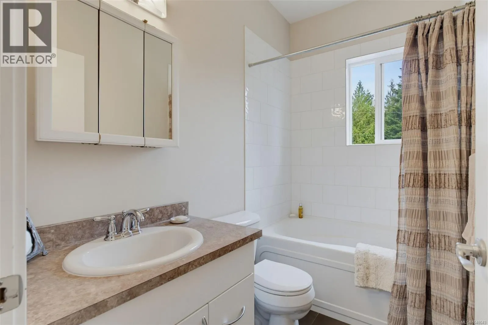 3022 Sarah Dr