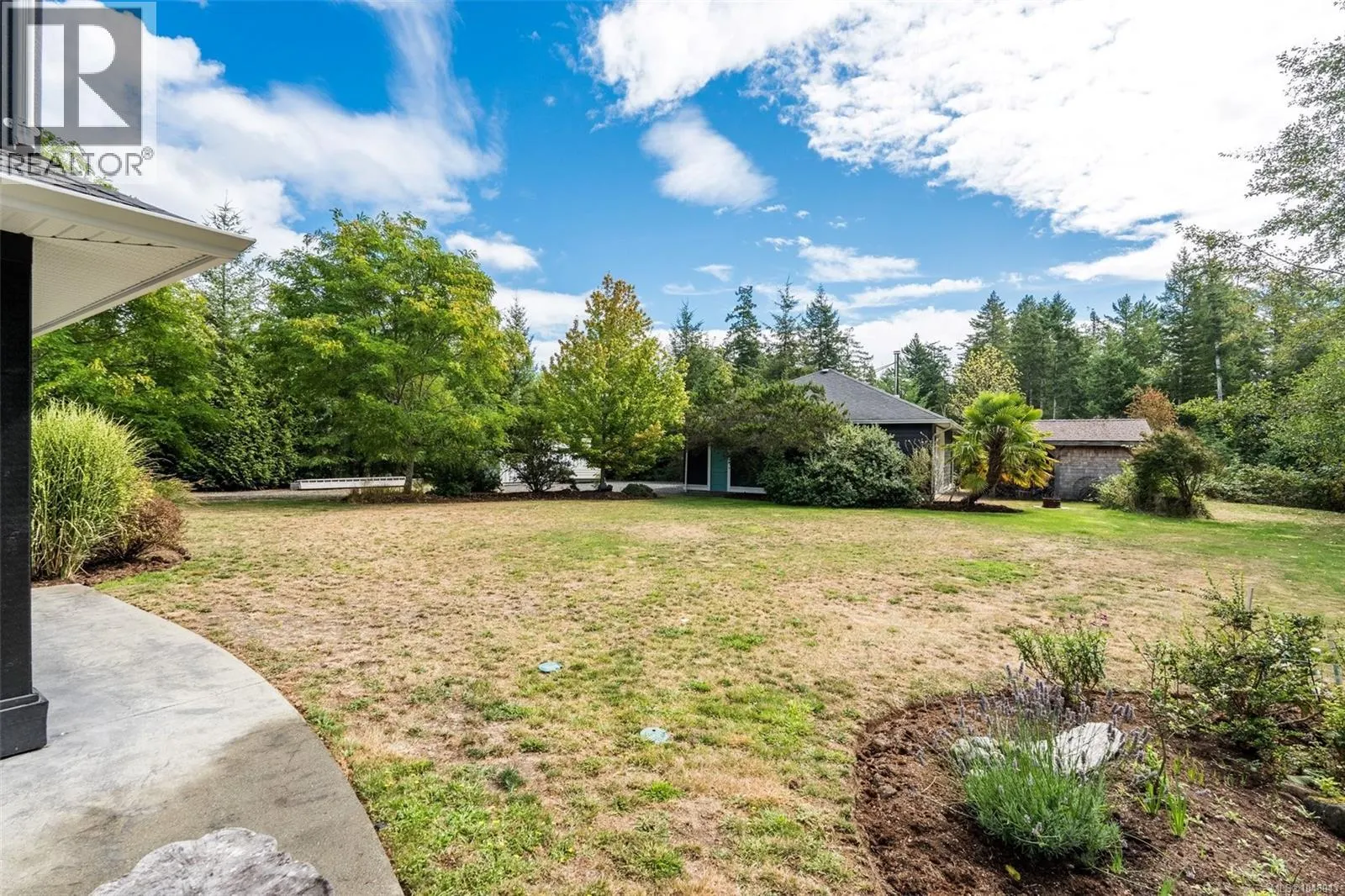 3022 Sarah Dr