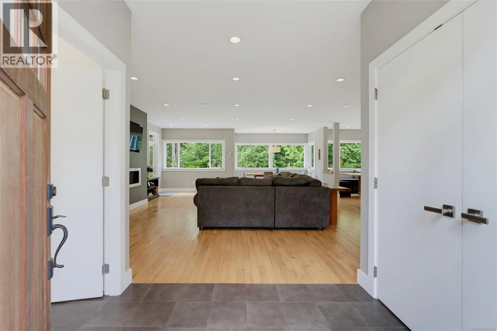 3022 Sarah Dr