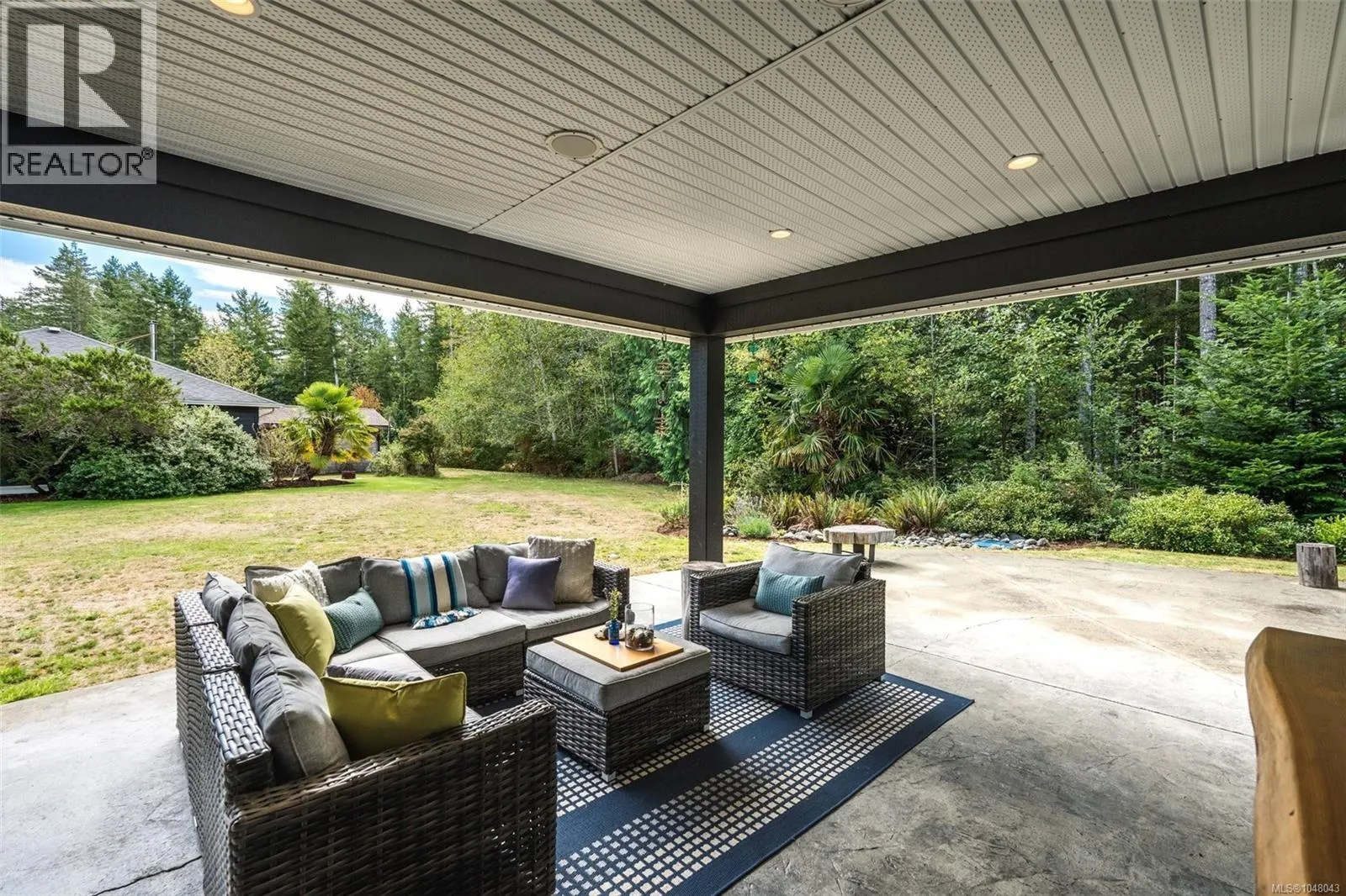 3022 Sarah Dr