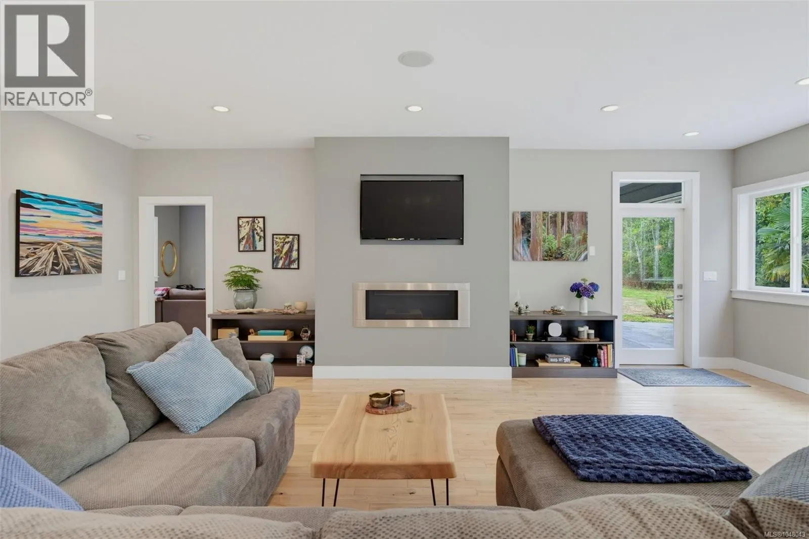 3022 Sarah Dr
