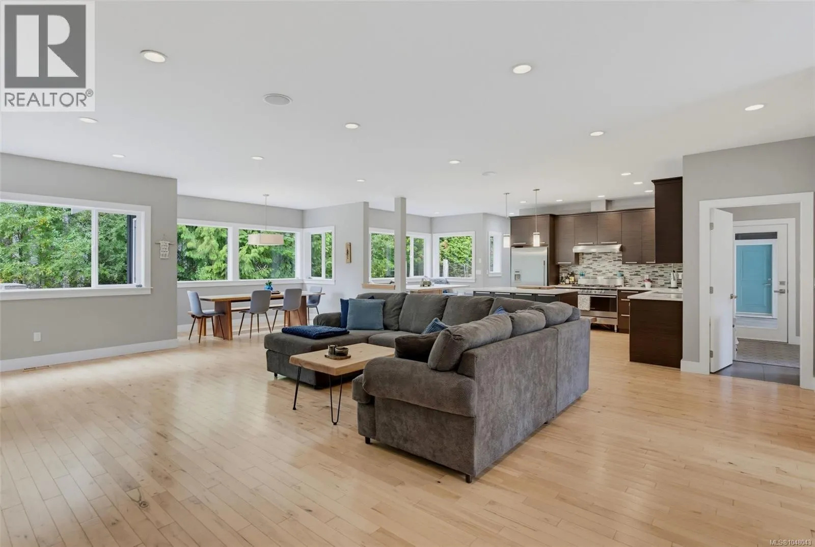 3022 Sarah Dr