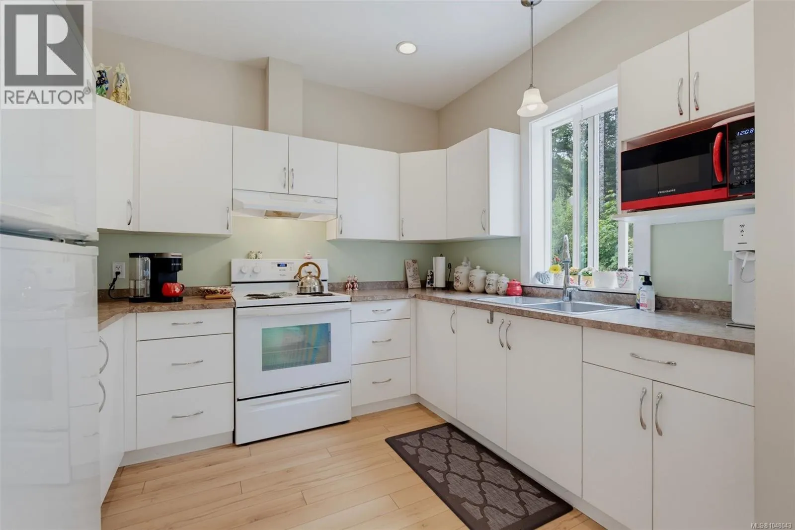 3022 Sarah Dr