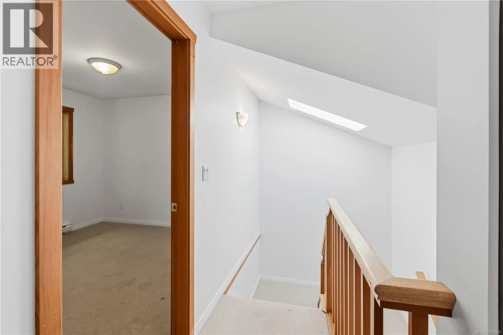 7 1626 Holly Cres