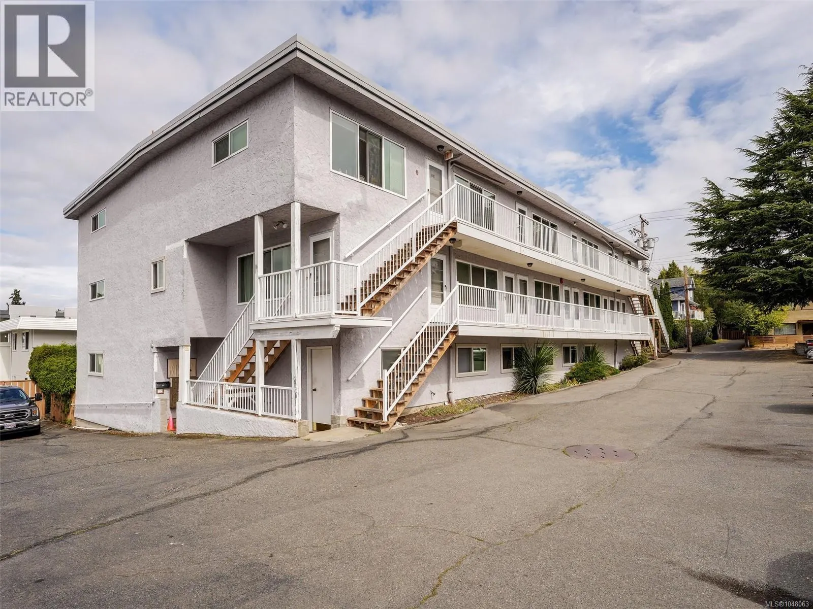 303 642 Admirals Rd