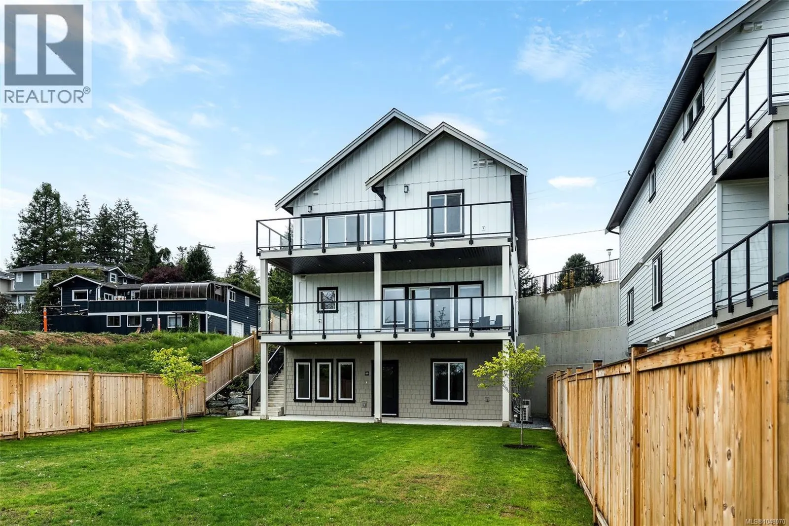 201 7043 Central Saanich Rd