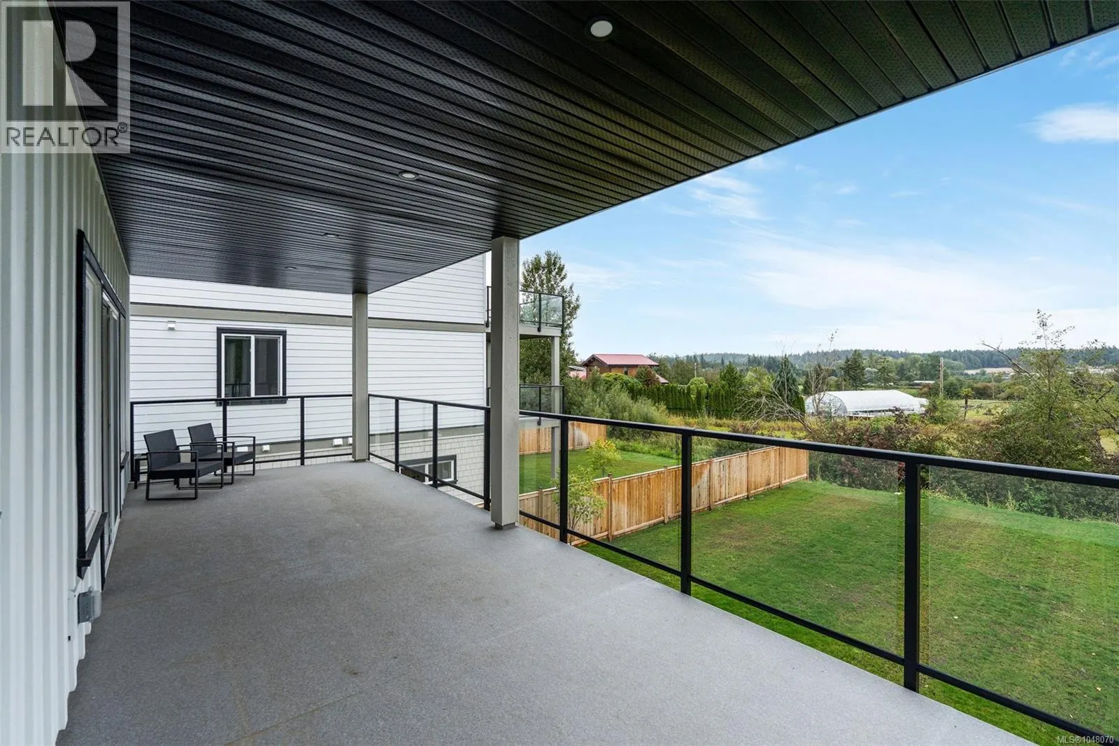 201 7043 Central Saanich Rd