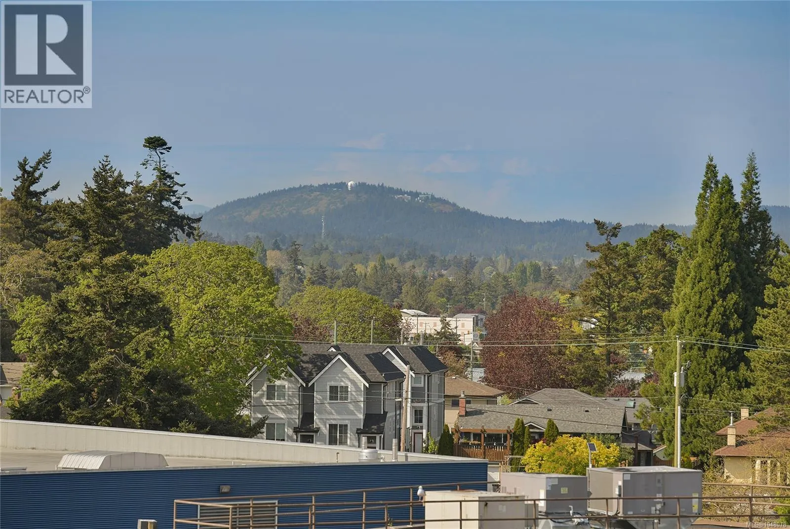 608 899 Esquimalt Rd