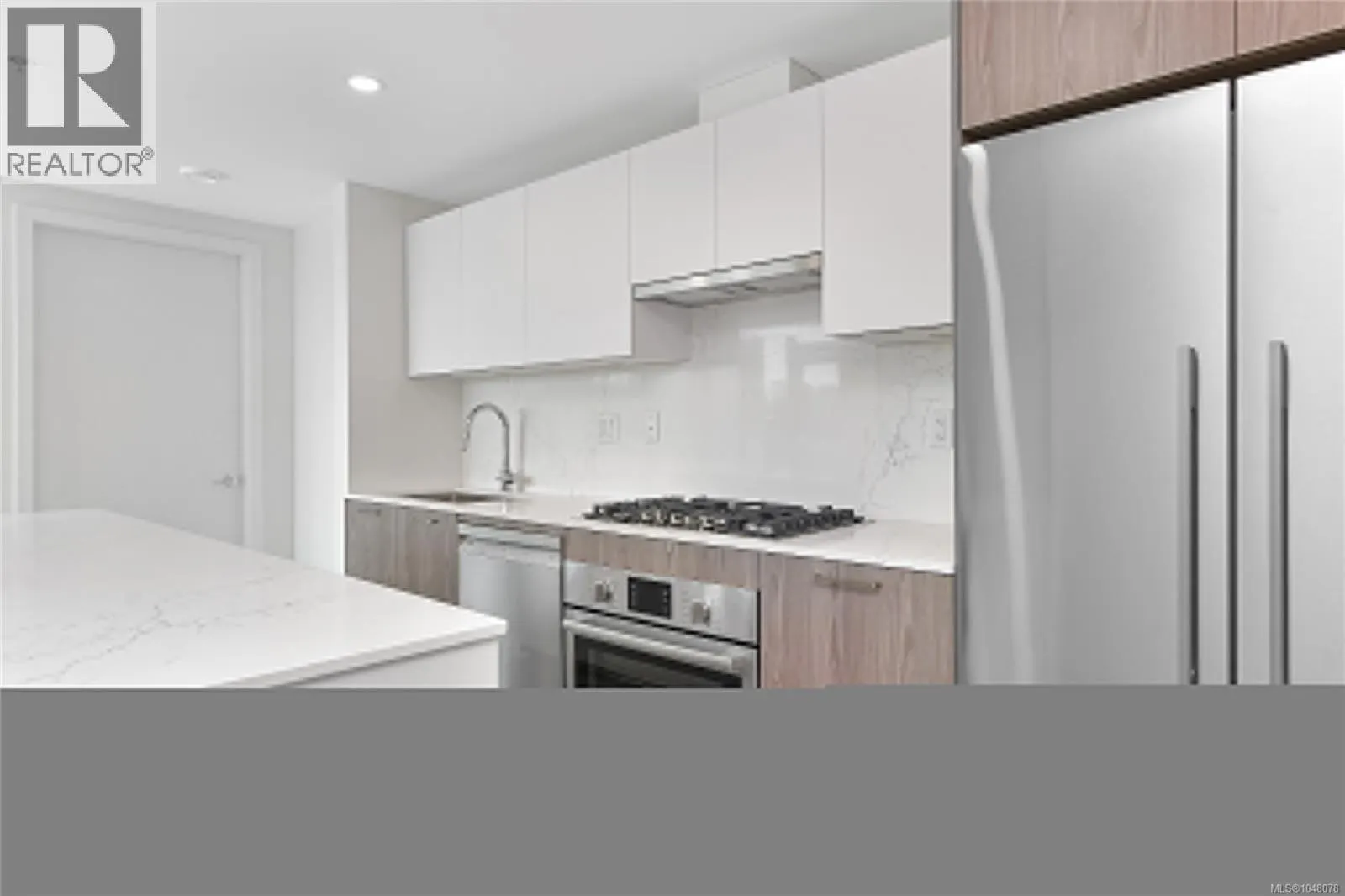 608 899 Esquimalt Rd