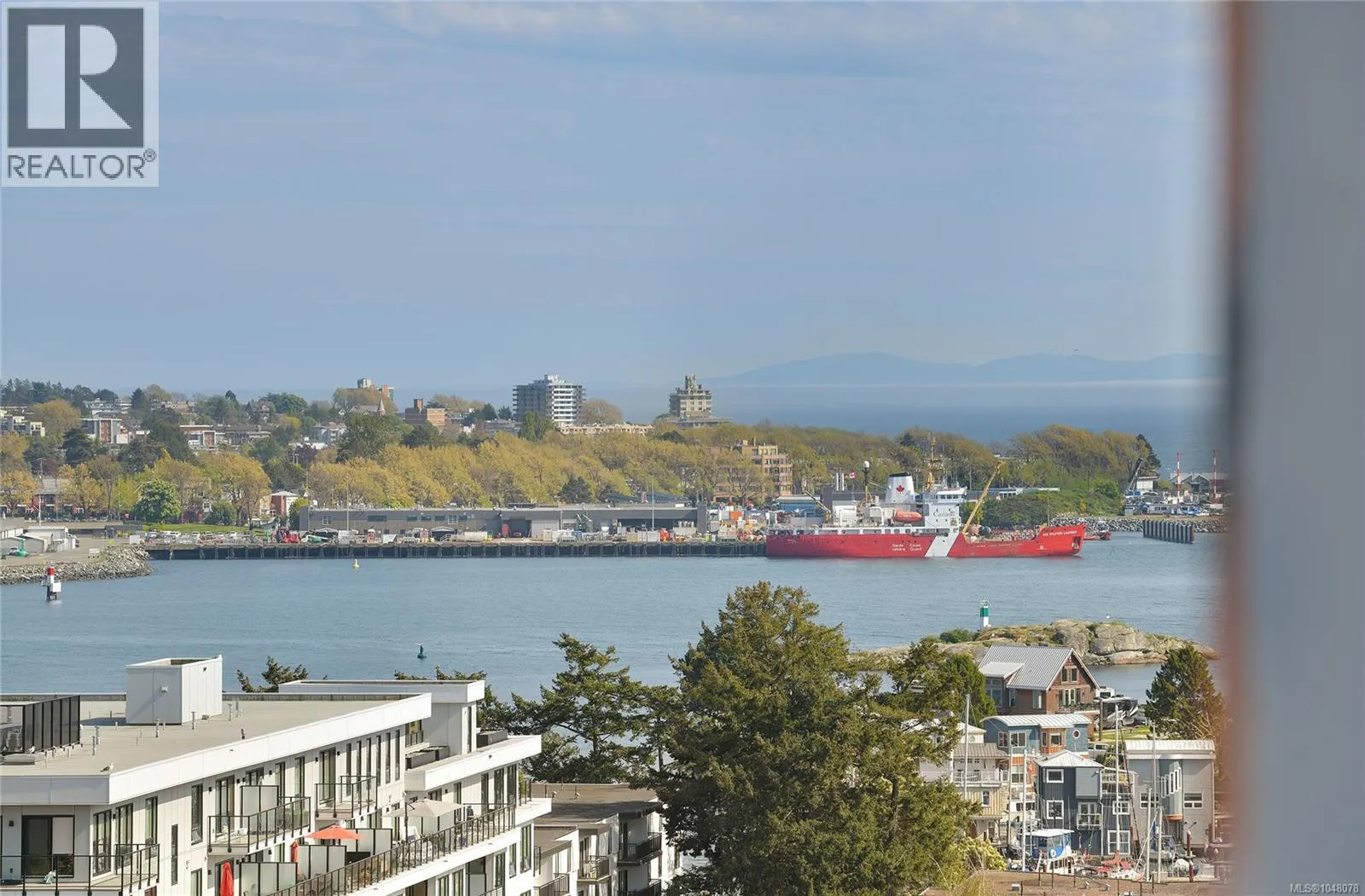 608 899 Esquimalt Rd