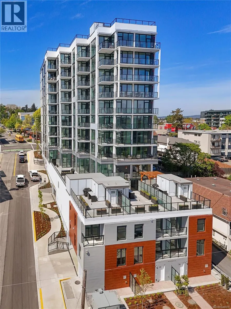 608 899 Esquimalt Rd