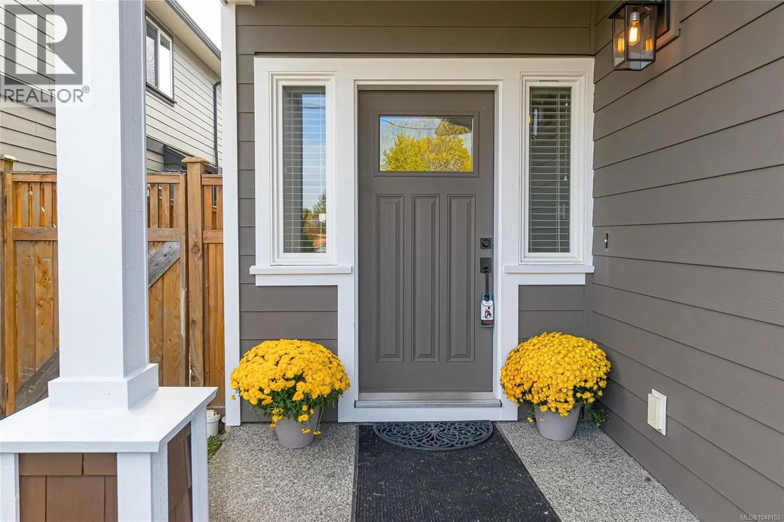 9373 East Saanich Rd