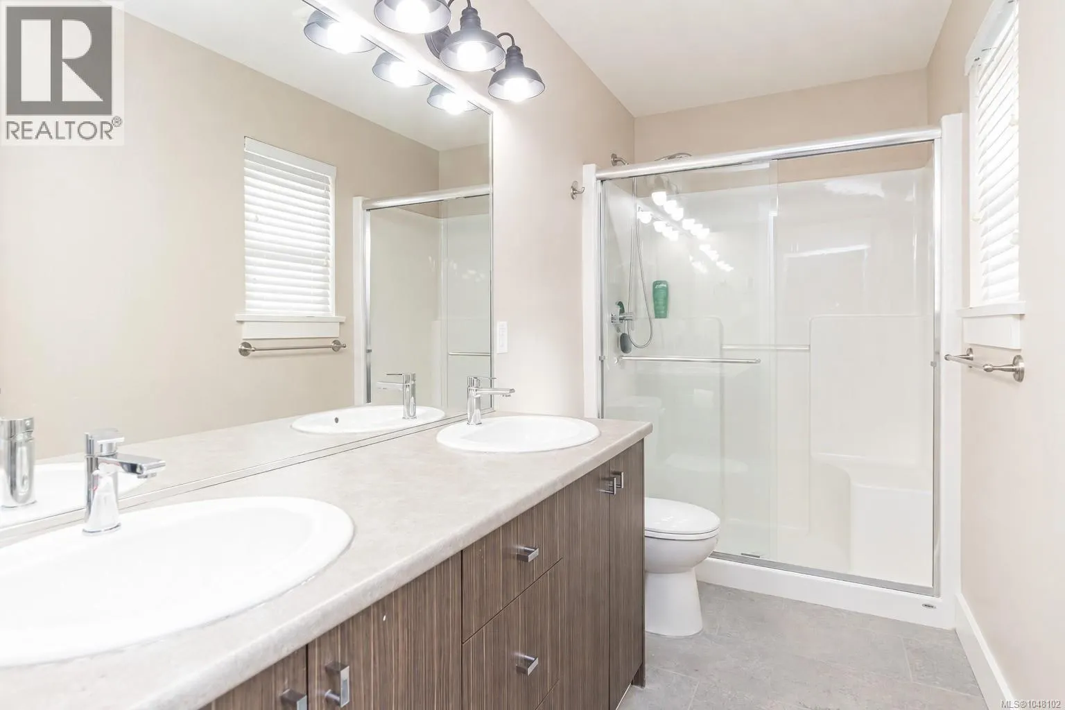 9373 East Saanich Rd