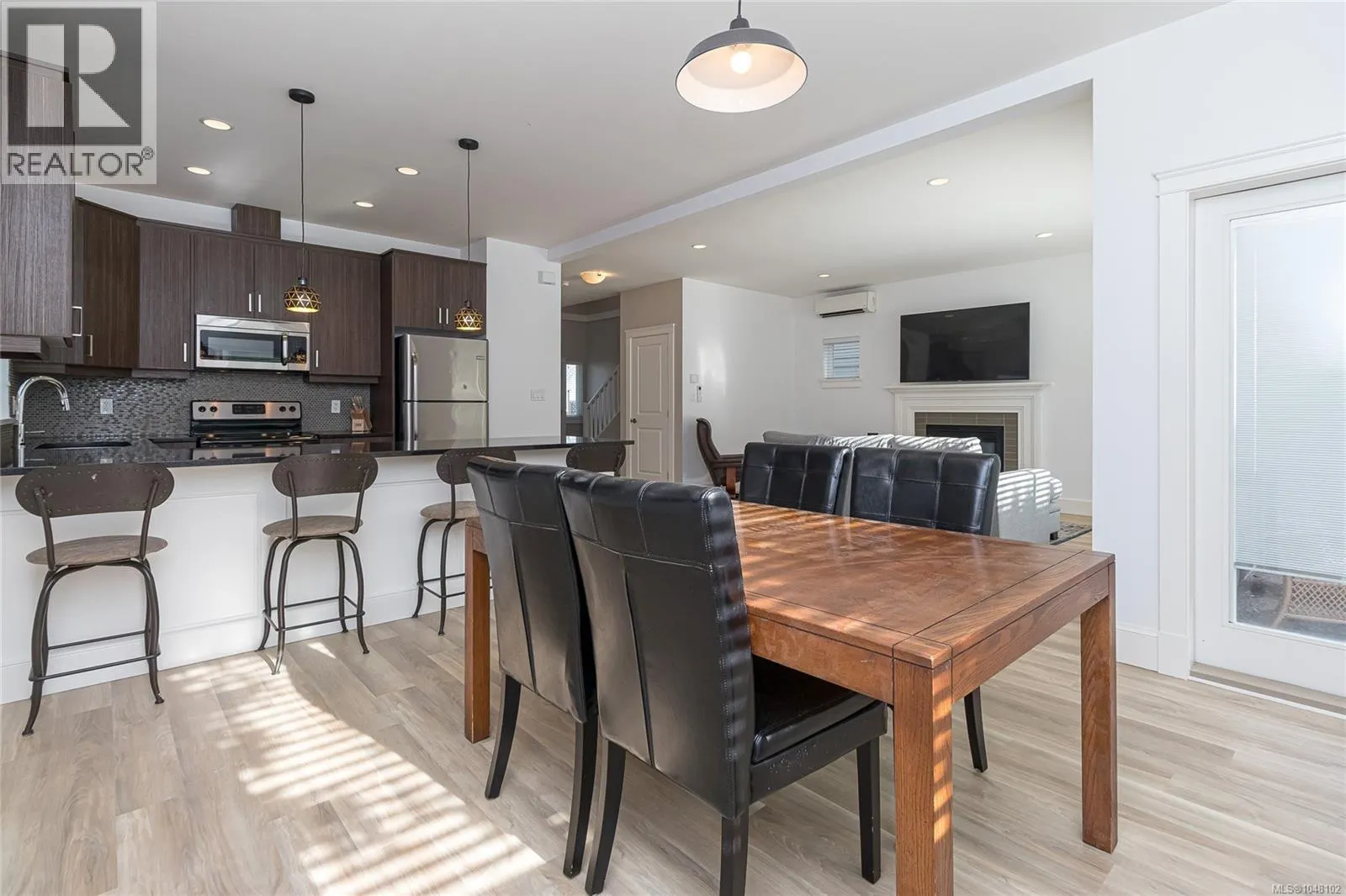 9373 East Saanich Rd
