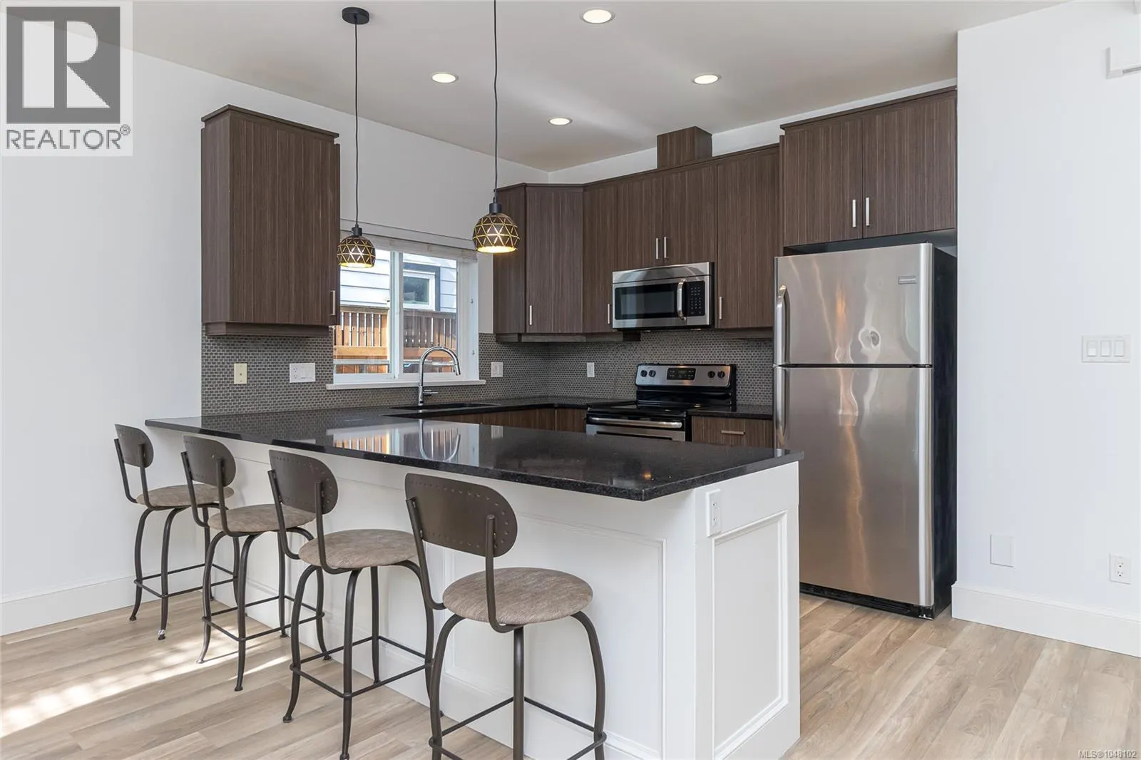9373 East Saanich Rd