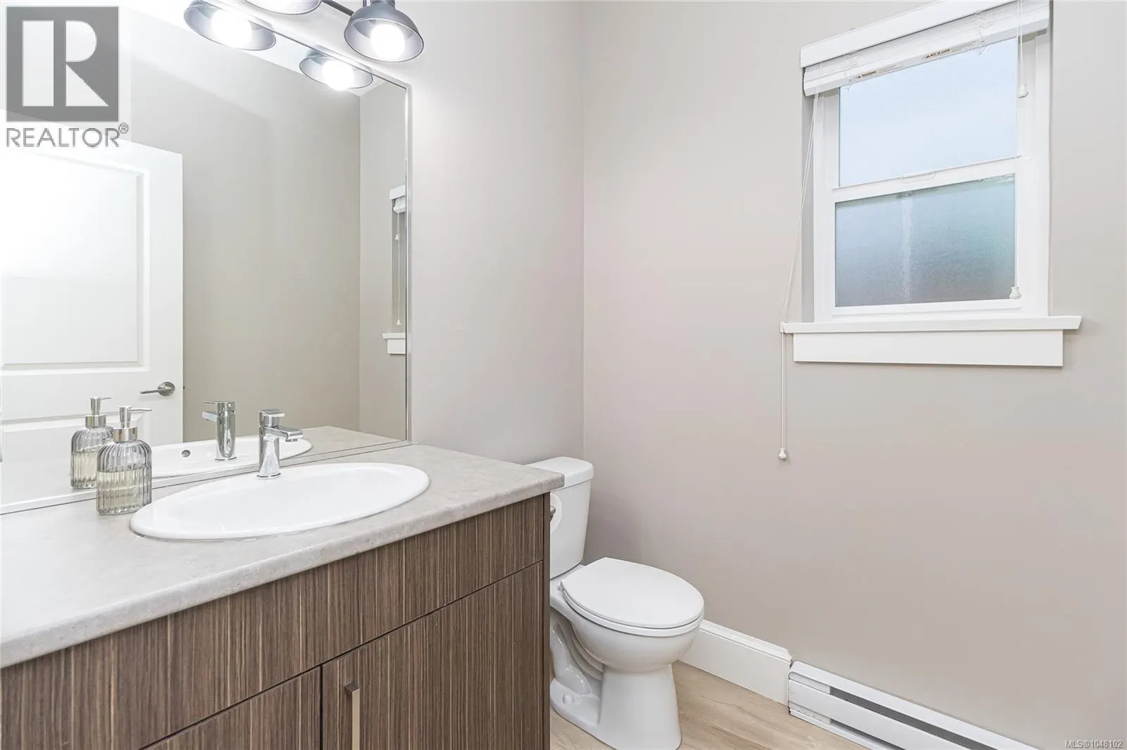 9373 East Saanich Rd