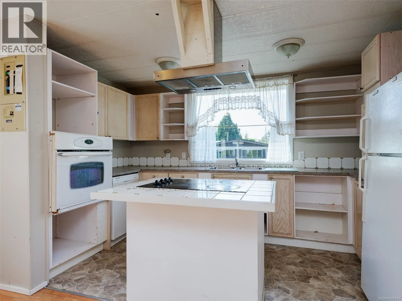 21 2357 Sooke River Rd