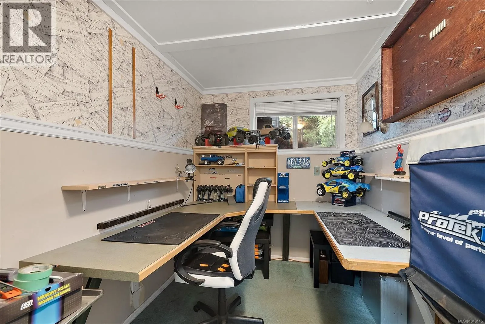 9146 West Saanich Rd