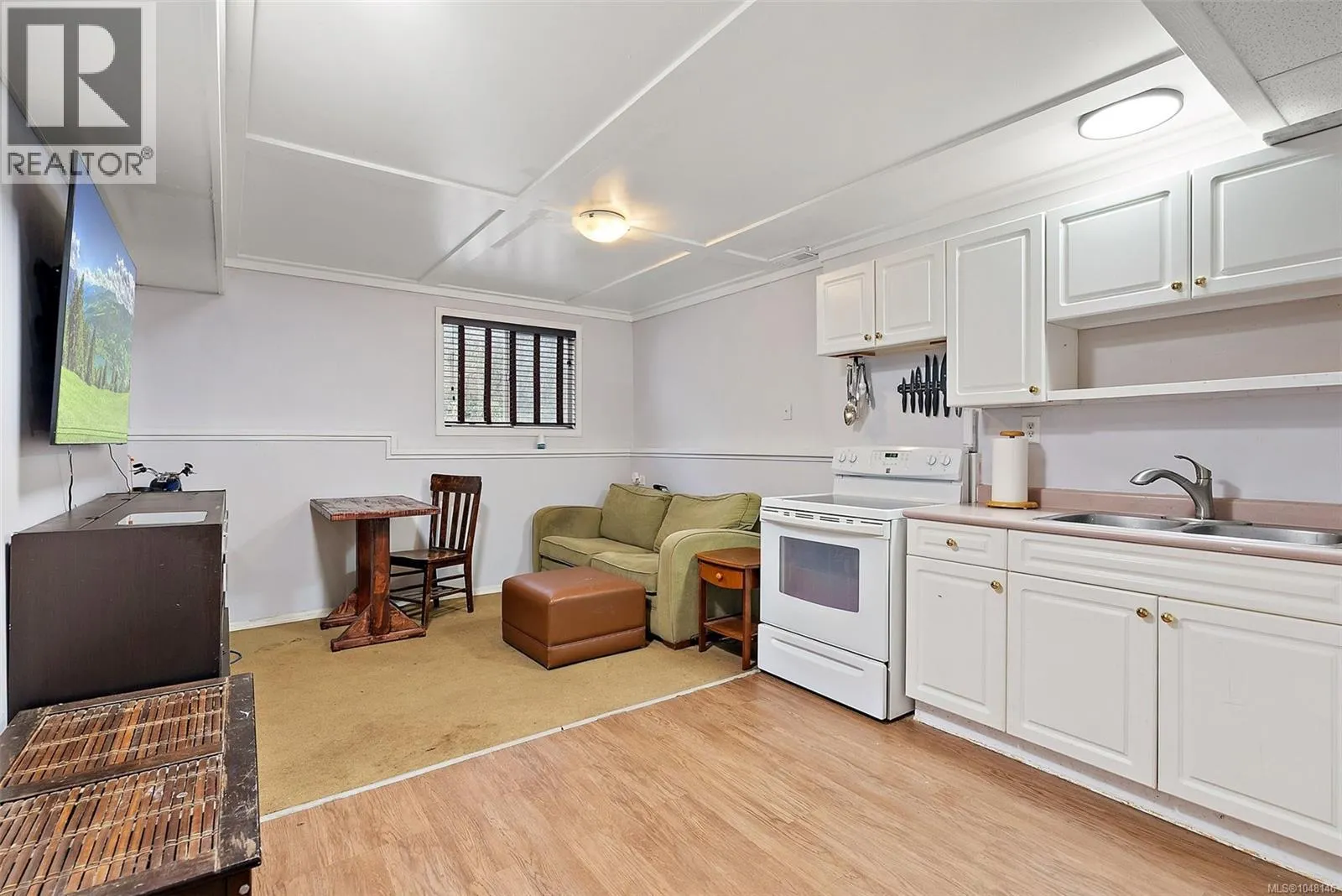 9146 West Saanich Rd