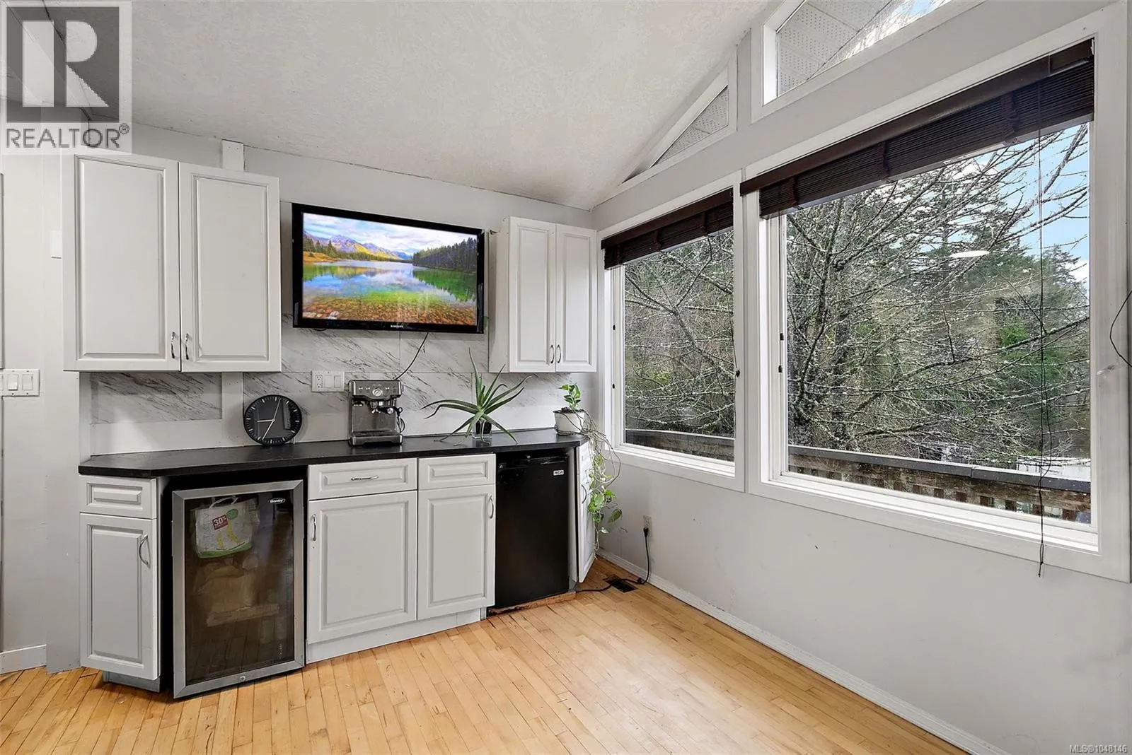 9146 West Saanich Rd