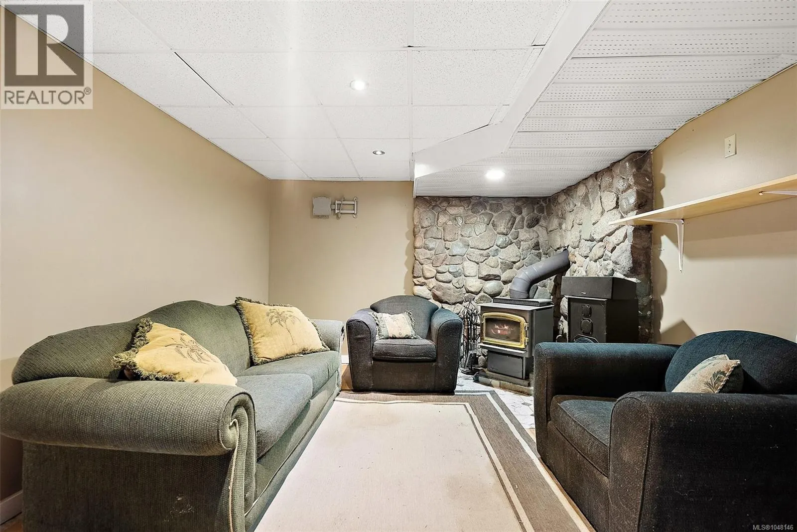 9146 West Saanich Rd