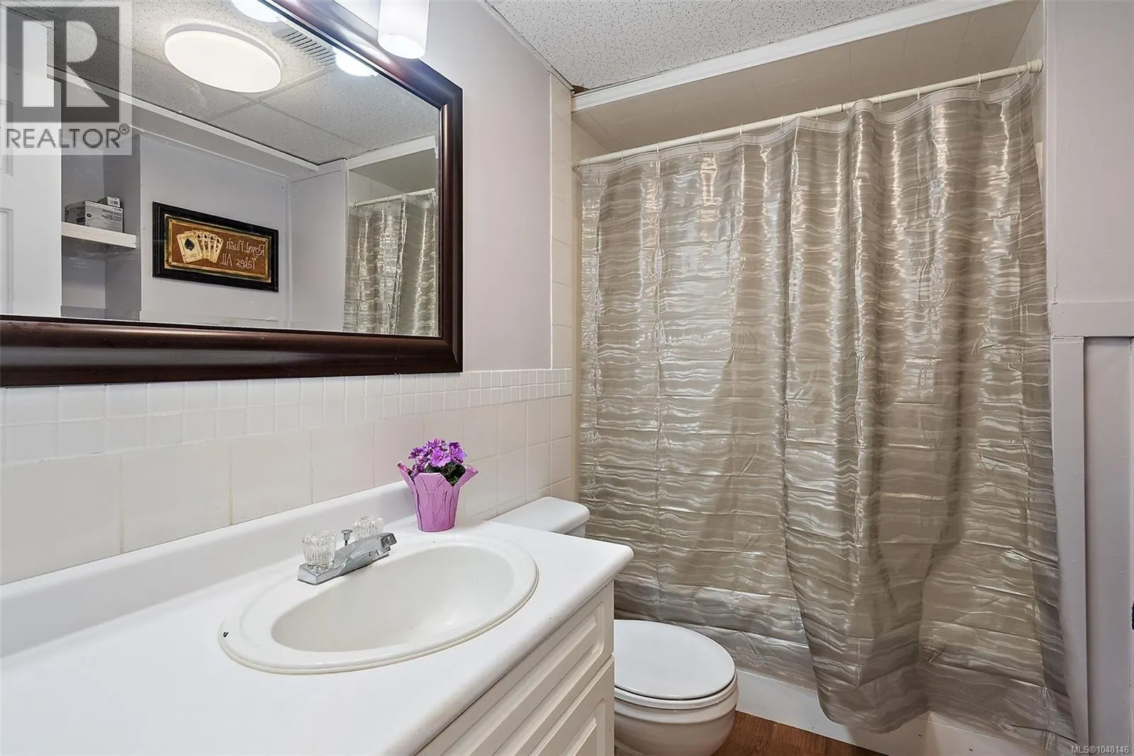 9146 West Saanich Rd