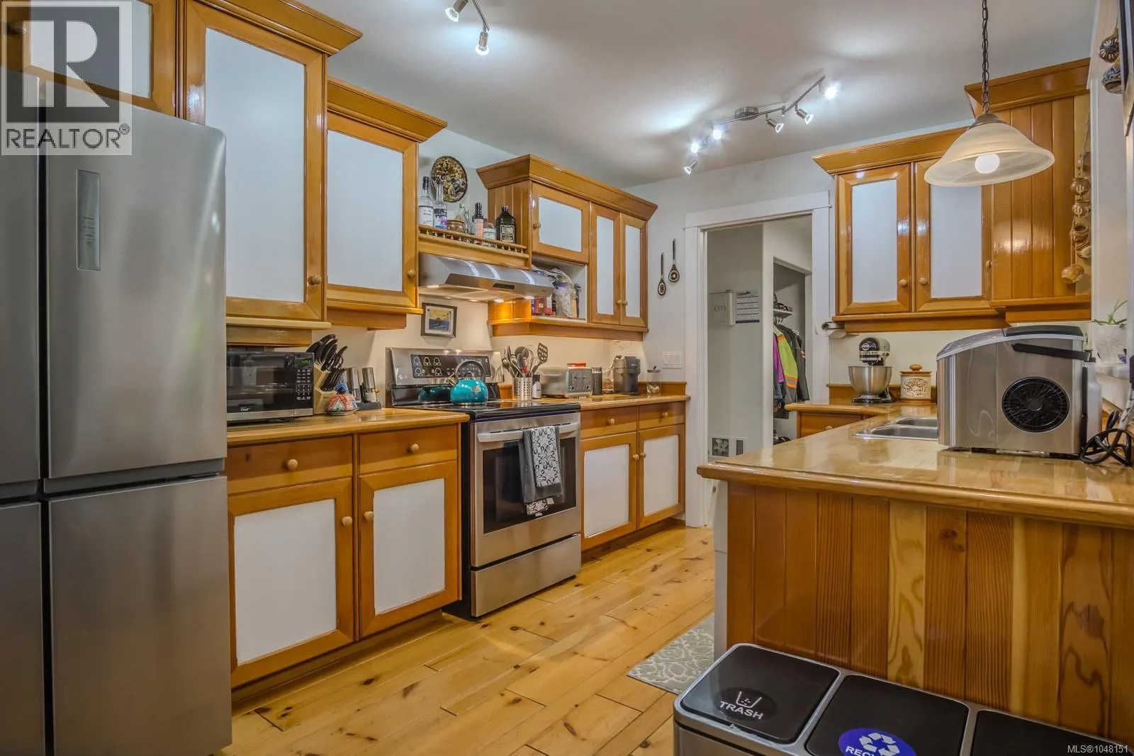 1389 Meadowood Way
