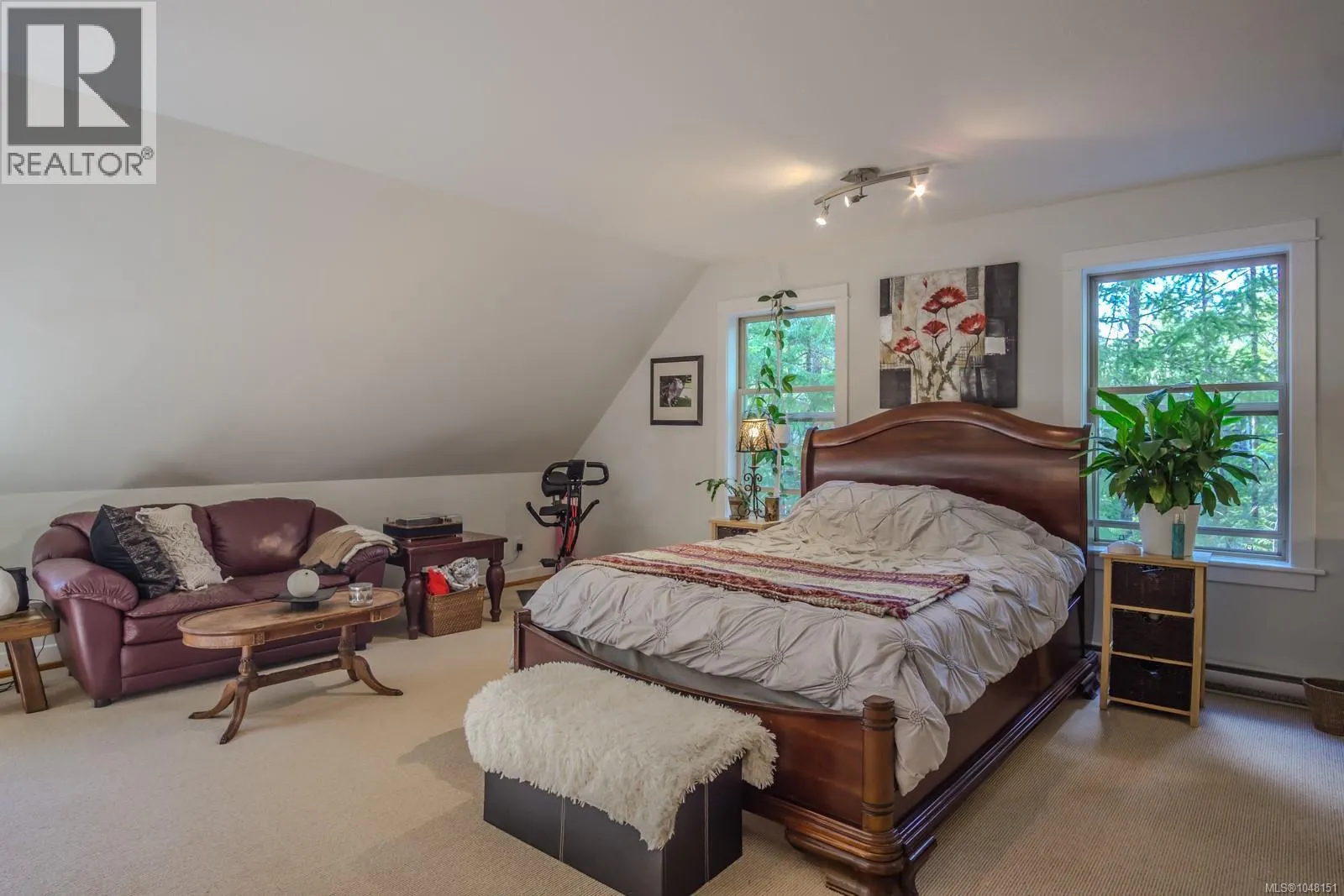 1389 Meadowood Way