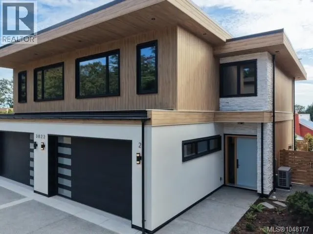 2 3022 Cadboro Bay Rd